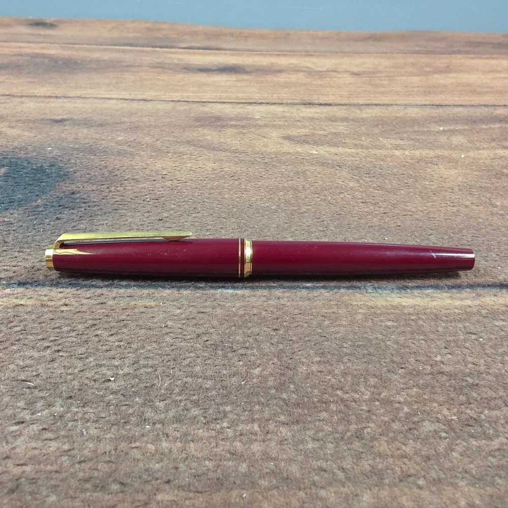 Montblanc Generation Fountain Pen Adult OS Burgundy Good 14K Gold Nib 585 Trim